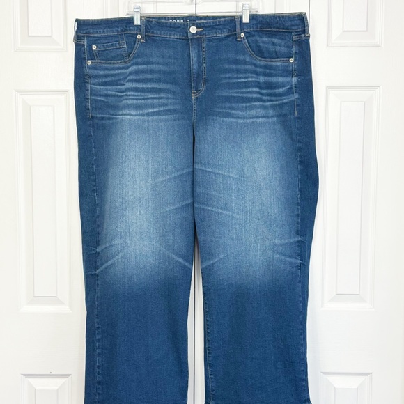 Torrid Medium Wash Blue Denim Vintage Stretch Perfect Wide Leg Jeans 24R - Picture 1 of 16